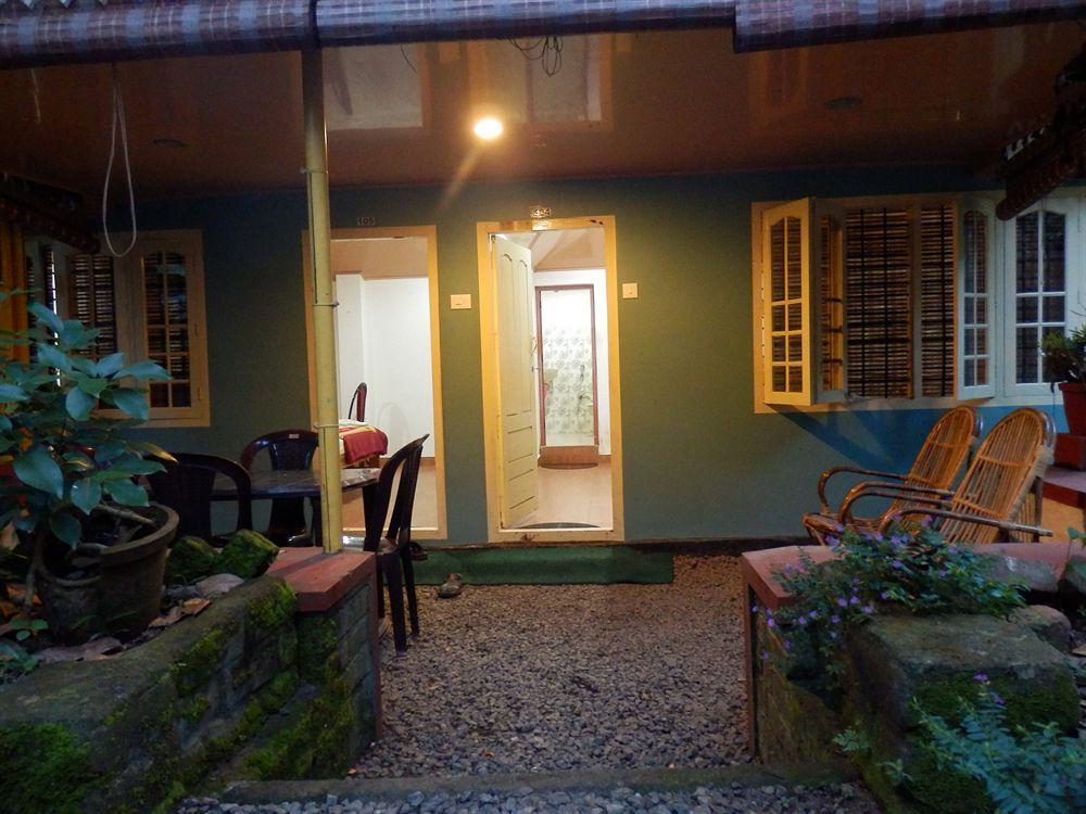 Green Garden Cottage Thekkady Exterior photo