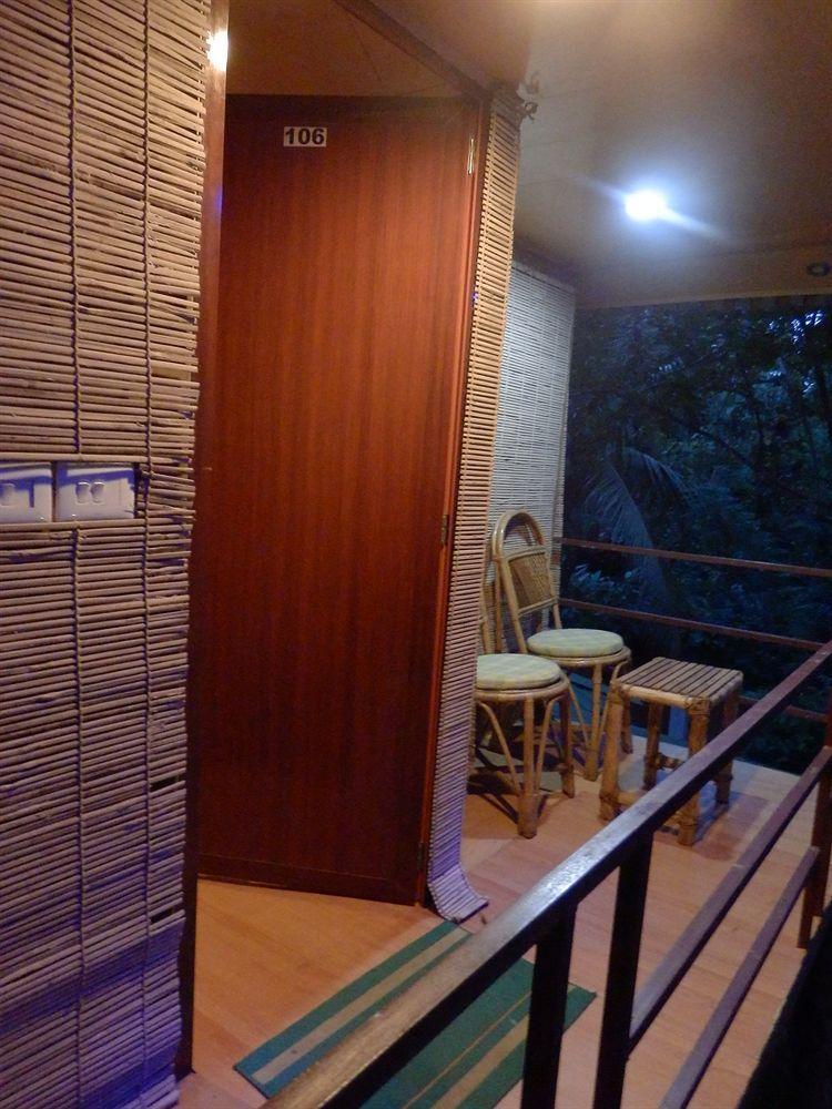 Green Garden Cottage Thekkady Exterior photo